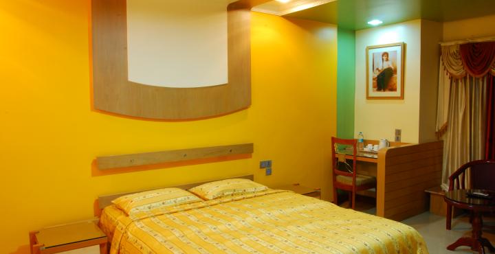 Hotel Kohinoor Square